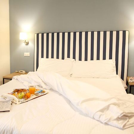 Hotel Majorca Sul Mare In Centro A Riccione Luaran gambar