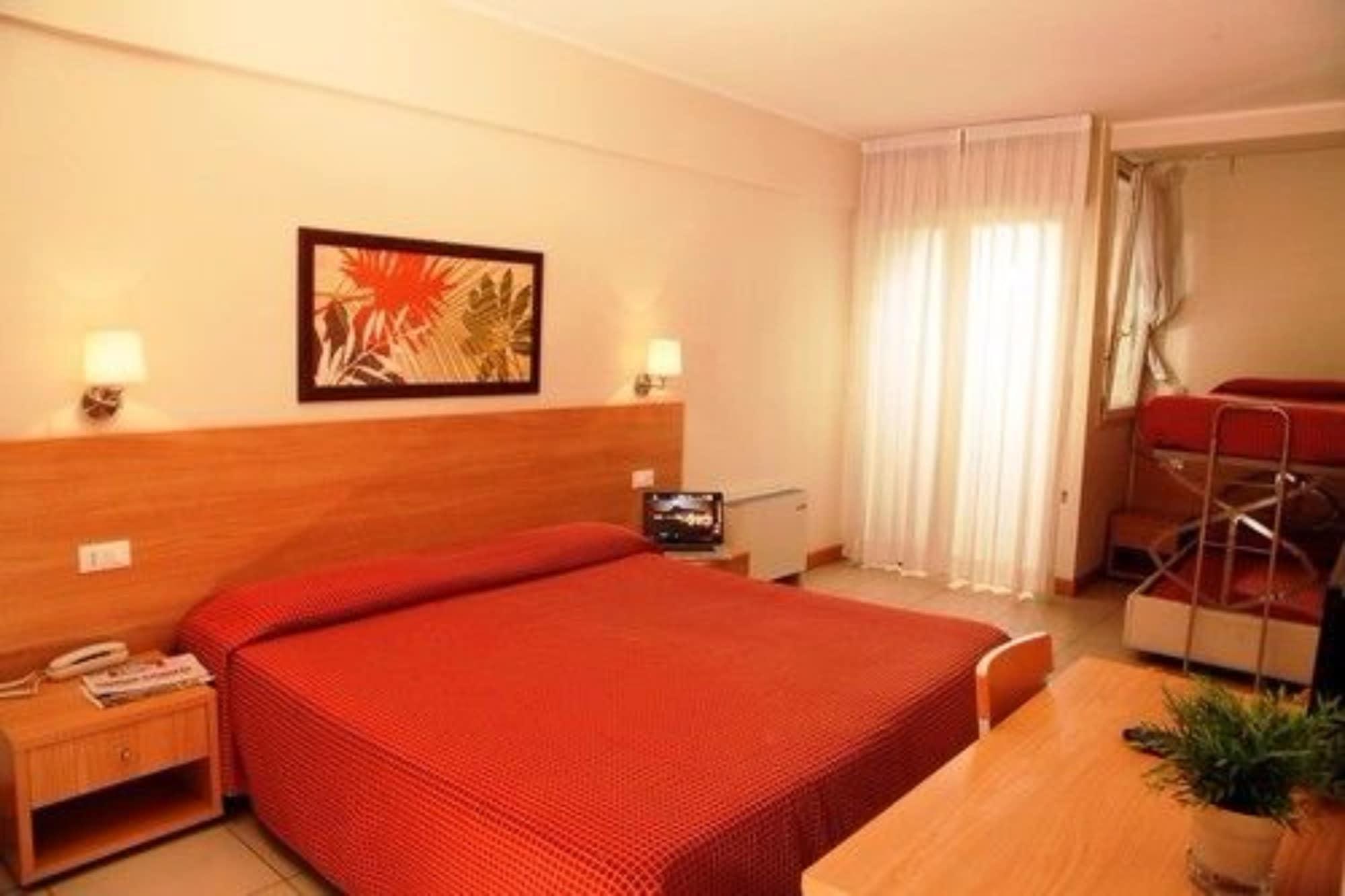 Hotel Majorca Sul Mare In Centro A Riccione Luaran gambar