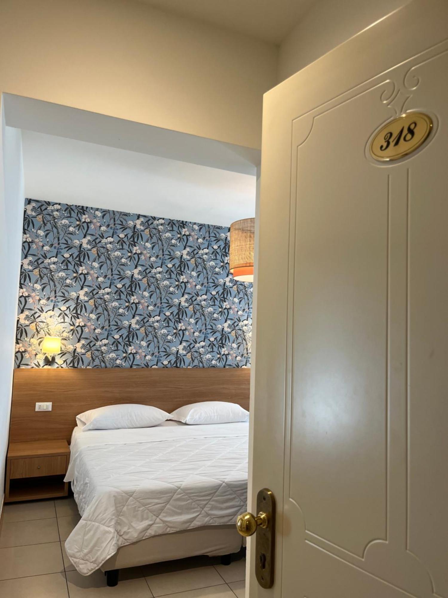 Hotel Majorca Sul Mare In Centro A Riccione Luaran gambar