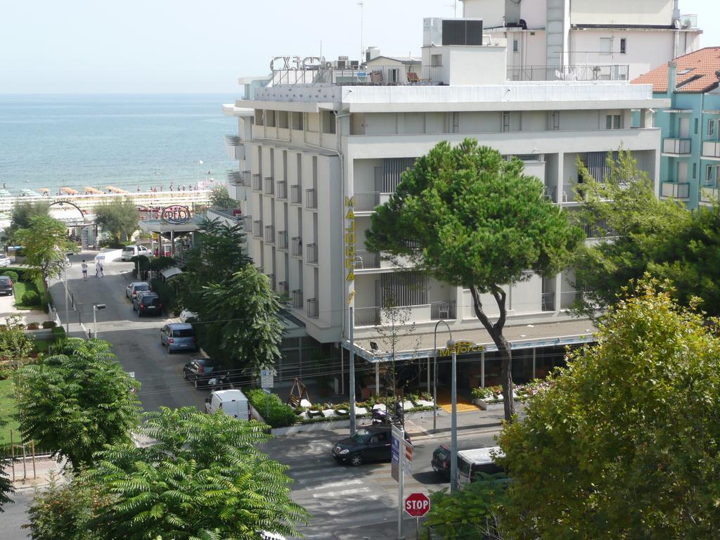 Hotel Majorca Sul Mare In Centro A Riccione Luaran gambar