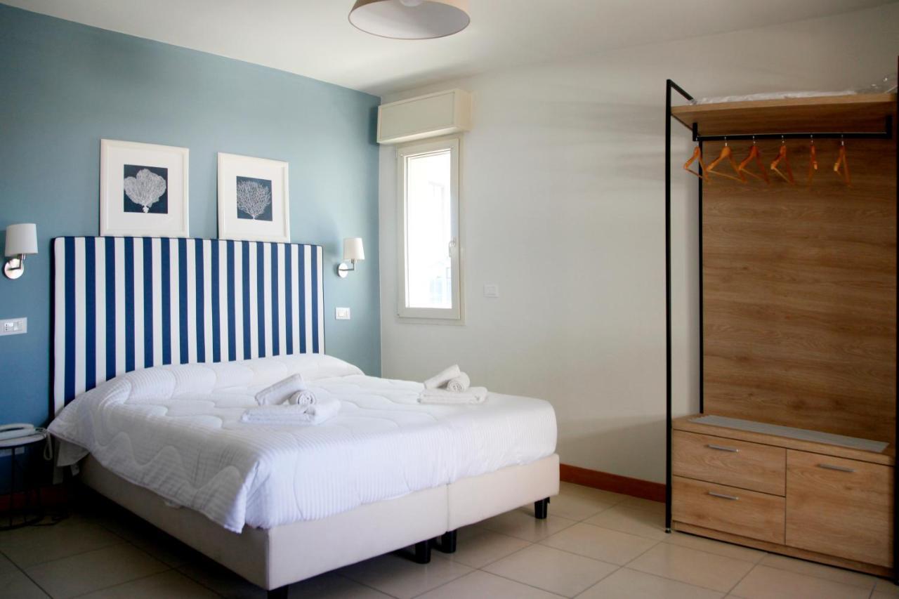 Hotel Majorca Sul Mare In Centro A Riccione Luaran gambar