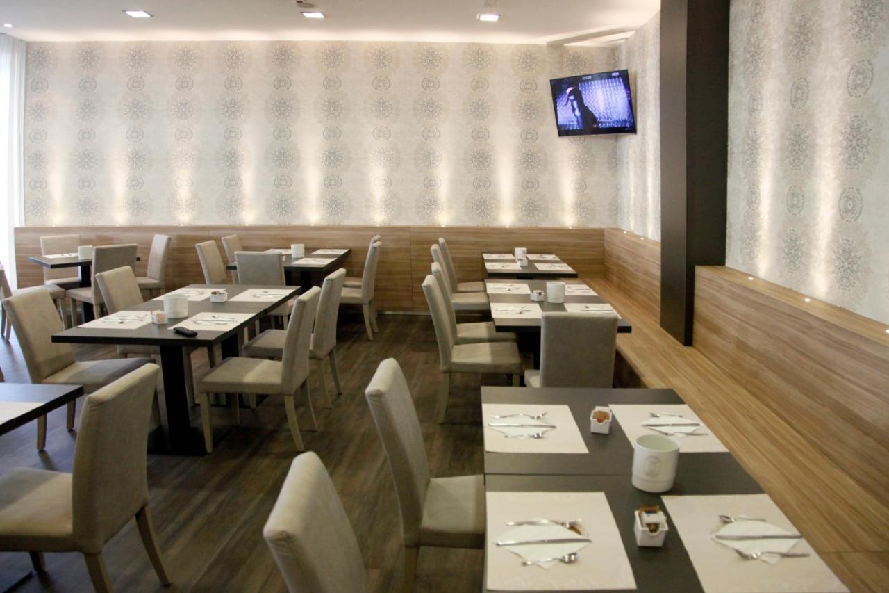 Hotel Majorca Sul Mare In Centro A Riccione Luaran gambar